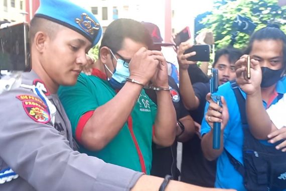 Penampakan Ibra Azhari Ditangkap Polisi Gegara Kasus Narkoba, Wanita Ikut Digiring - JPNN.COM