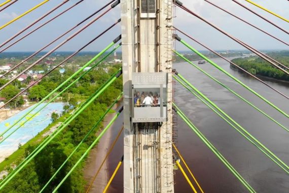 Lift Menara Jembatan Siak Menjadi Primadona Wisata - JPNN.COM