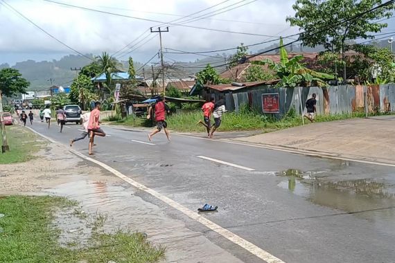 Serang Petugas dengan Petasan, 53 Narapidana Lapas Sorong Kabur, Lihat tuh - JPNN.COM