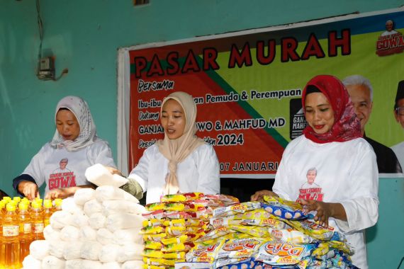 Gerakan Pemuda & Perempuan Gowa Dukung Ganjar-Mahfud Hadirkan Pasar Murah - JPNN.COM