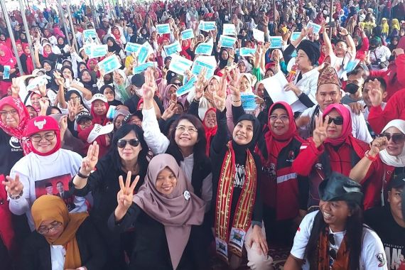 Siti Atikoh Datang, Relawan Wanita Tani Dideklarasikan agar Ganjar-Mahfud Menang - JPNN.COM