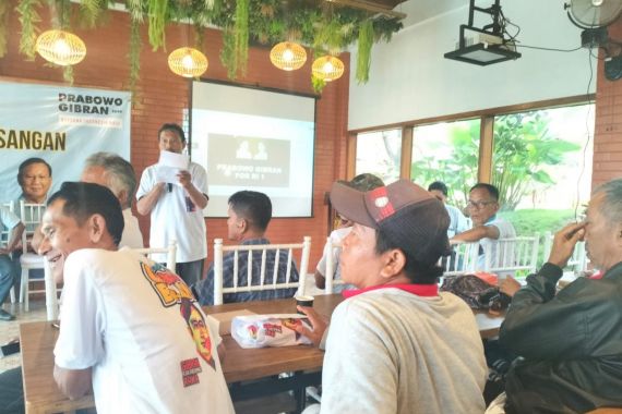 Pimpinan Ponpes Bustanul Arifin Bantarkawung Deklarasi Dukung Prabowo-Gibran - JPNN.COM