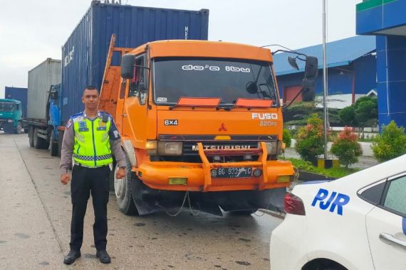 Ditlantas Polda Riau Beri Pengawalan VVIP untuk Pendistribusian Logistik Pemilu - JPNN.COM