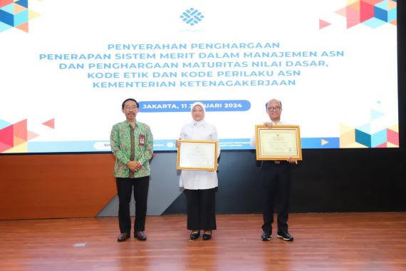 Kemnaker Raih 2 Penghargaan dari KASN, Ini Pesan dan Harapan Menteri Ida Fauziyah - JPNN.COM