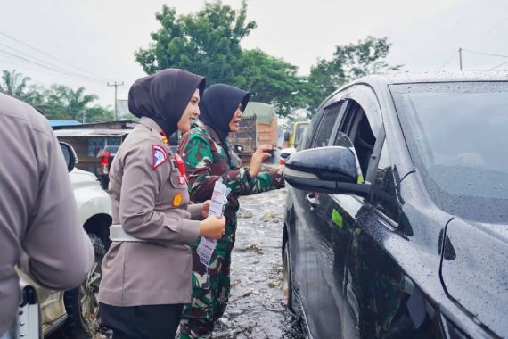 Jalan Lintas Riau-Sumut Terendam Banjir, Begini Kondisinya - JPNN.COM