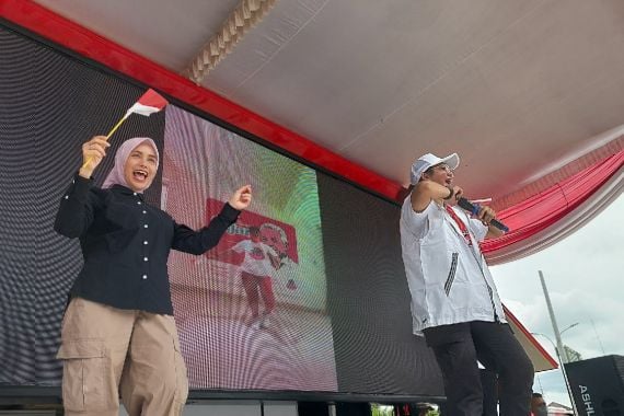 Atikoh Ganjar Ikut Flashmob Seusai Bersilaturahmi dengan Kader Posyandu - JPNN.COM