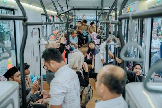 Mulai Mengaspal, Bus Listrik Gratis di Medan Sangat Diminati Masyarakat - JPNN.COM