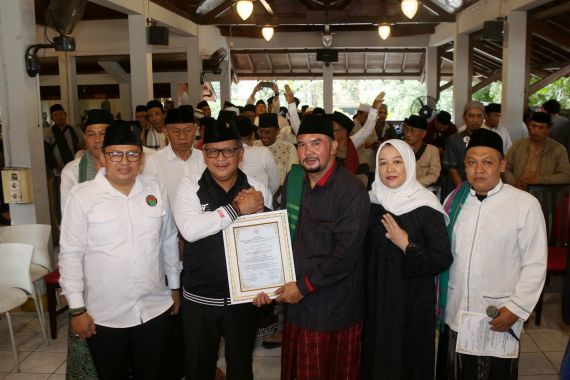 Forum Ulama & Kiai Kampung DKI Jakarta Deklarasi Dukung Ganjar-Mahfud di Pilpres 2024 - JPNN.COM
