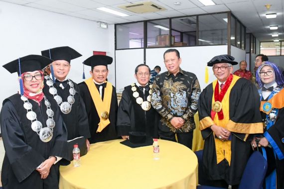 Hadiri Pengukuhan Guru Besar Universitas Trisakti, Bamsoet Berpesan Begini - JPNN.COM