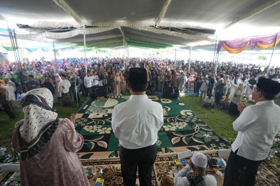Anies Hadiri Haul Akbar KH Abdul Chalim & KH Maksum di Lampung Timur - JPNN.COM