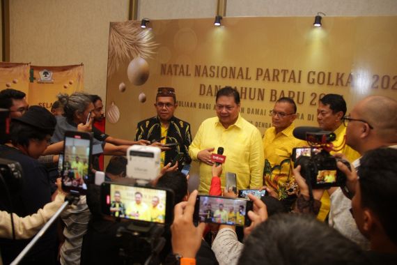 Ketum Golkar Rayakan Natal Bersama Kader di Labuan Bajo, Minta NTT Menguning - JPNN.COM