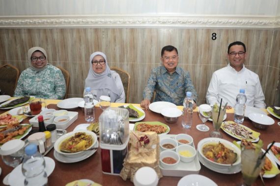Anies Makan Malam Bersama Pak JK, Ada yang Menyegarkan - JPNN.COM