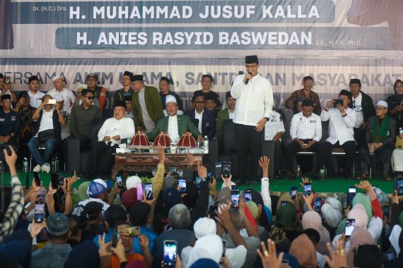 Silaturahmi ke Pesantren DDI Mangkoso, Anies Minta Perubahan Diperjuangkan - JPNN.COM