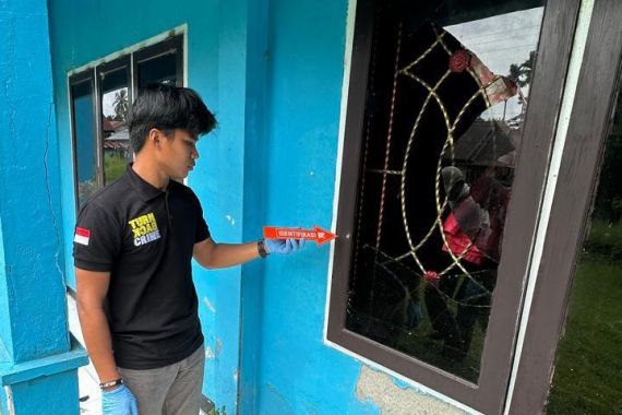 Kantor Disperindagkop Waropen Diduga Dirusak OTK, Polisi Langsung Bergerak Melakukan Penyelidikan - JPNN.COM