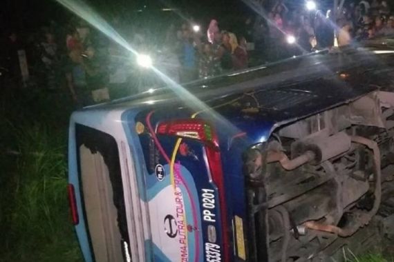 Kronologi Kecelakaan Bus Rombongan SMA Sidoarjo di Tol Ngawi, Innalillahi - JPNN.COM