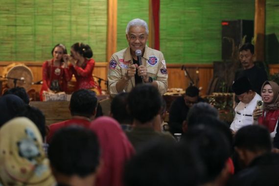 Mantan PMI Curhat soal Masalah Pemilu di Luar Negeri, Ganjar Kumpulkan Bukti - JPNN.COM