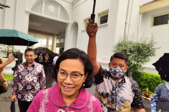 Sri Mulyani Jawab Isu Mundur dari Kabinet Jokowi: Ini Kerja, Saya Bekerja - JPNN.COM