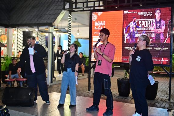 Alam Ganjar Ditantang Nyanyi Lagu Batak Hingga Main Game Bareng Anak Muda di Medan - JPNN.COM