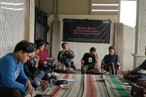 Aktivis Gelar Bedah Buku di Sumenep, Harap HAM Harus Jadi Isu Prioritas - JPNN.COM
