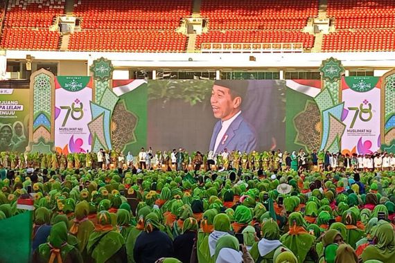 Presiden Jokowi Hadiri Harlah ke-78 Muslimat NU di GBK, Ini Sosok yang Menyambut - JPNN.COM