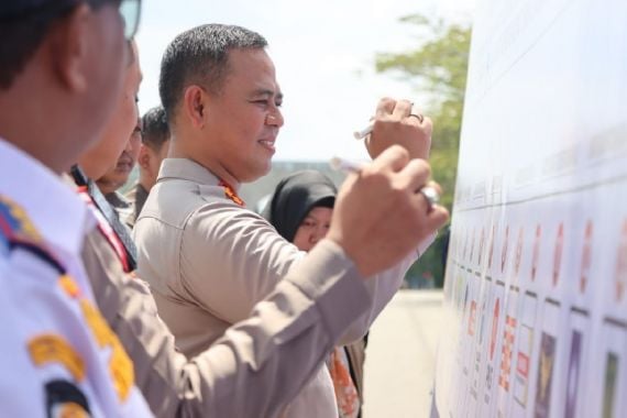 Polres Rohul Gelar Deklarasi Tertib Berlalu Lintas Demi Mewujudkan Kedamaian Menjelang Pemilu - JPNN.COM