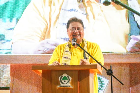 Airlangga Optimistis Golkar Menang di Jabar Karena Ada Kang Emil dan Ace - JPNN.COM