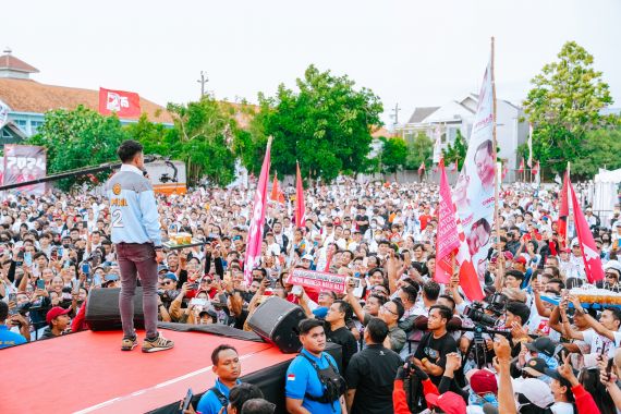 Jokowi, Kaesang & Gibran Berkegiatan di Jateng, PSI Pastikan Hanya Kebetulan - JPNN.COM