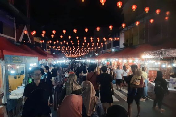 Bazar Imlek Kota Tua jadi Destinasi Wisata Kuliner - JPNN.COM
