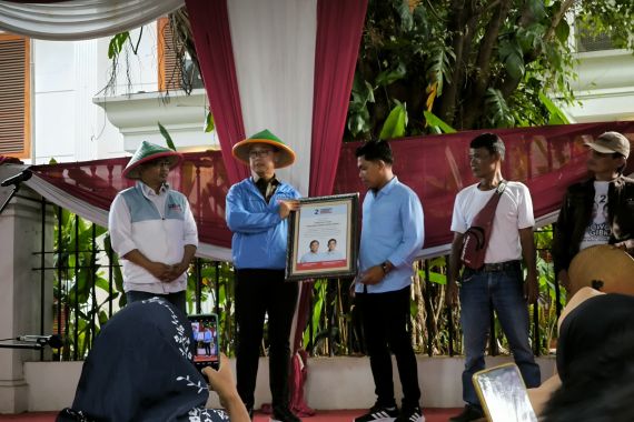 Terima Dukungan Petani Bawang Merah di Brebes, TKN: Prabowo-Gibran Berkomitmen Soal Pertanian - JPNN.COM