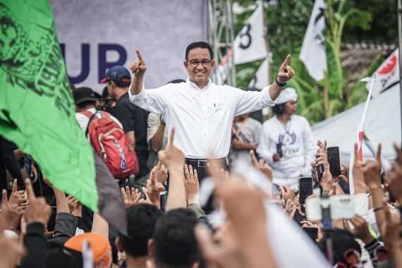 Buruh Curhat Soal Outsourcing, Anies Sebut Karena Bobroknya Omnibus Law - JPNN.COM