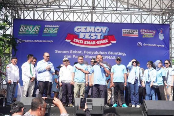 Srikandi Repnas Gelar Senam Gemoy & Adakan Paket Tebusan Sembako Murah untuk Ribuan Ibu Tanjung Priok - JPNN.COM