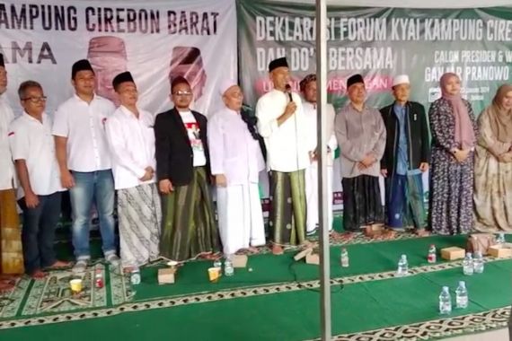 Forum Kiai Kampung Cirebon Barat Deklarasikan Dukungan untuk Ganjar-Mahfud - JPNN.COM