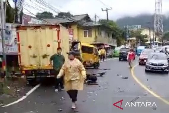 Tabrakan Beruntun di Jalur Puncak Bogor, 14 Orang Terluka, 3 di Antaranya Anak-Anak - JPNN.COM