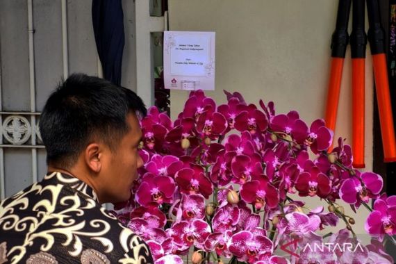 Megawati Ulang Tahun, Jokowi Kirim Karangan Bunga, Ada Ucapan Singkat - JPNN.COM