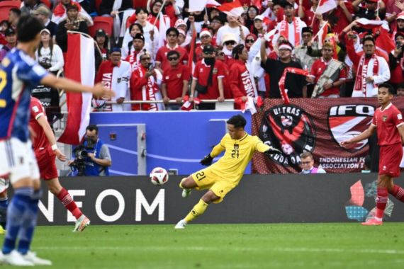 Lihat Aksi Ernando Ari Nyaris Mementahkan Penalti Jepang - JPNN.COM