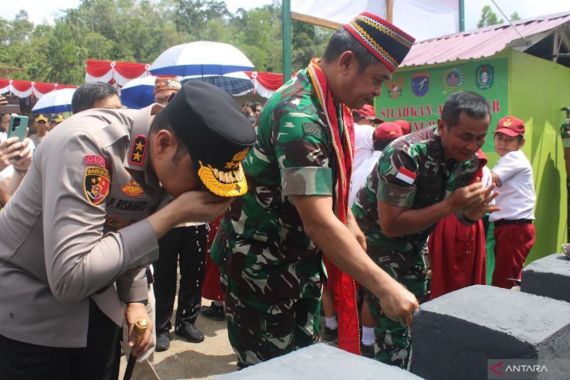 Jenderal Maruli Cek Kondisi Prajurit di Perbatasan RI-Malaysia - JPNN.COM