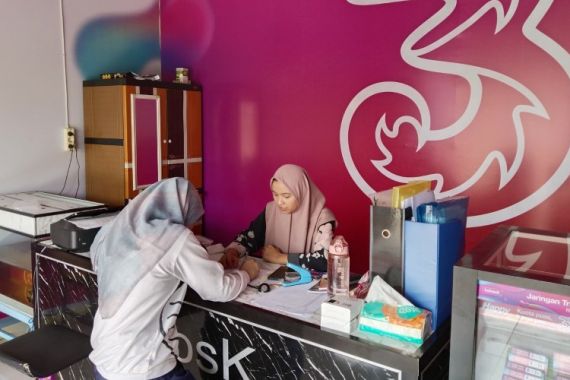 Tri Berdayakan UMKM Lokal untuk Perluas Pusat Layanan 3Kiosk di Sumatera - JPNN.COM