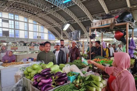 Stafsus Menaker Dorong Modernisasi Pasar Batang Agar Punya Daya Tarik Bagi Pembeli - JPNN.COM