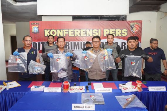 Polisi dan Perampok di Riau Saling Tembak, Satu Tewas, Dua Ditangkap - JPNN.COM