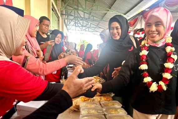 Bertemu Warga Jombang, Siti Atikoh Disebut Ibu Negara yang Cantik - JPNN.COM