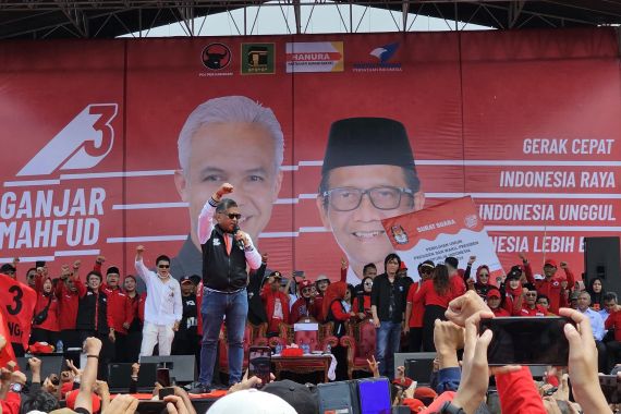 Hasto Bawakan 3 Pesan Ganjar saat Kampanye ke Lampung, Singgung Tekanan hingga Donator 02 - JPNN.COM
