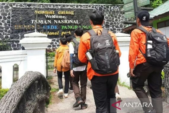 13 Pendaki yang Tersesat di Gunung Pangrango Akhirnya Ditemukan - JPNN.COM