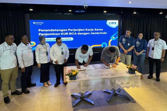 Jamkrindo Jalin MoU Penjaminan KUR dengan BCA - JPNN.COM