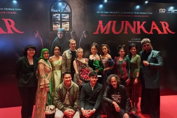 Bintangi Film Munkar, Adhisty Zara Belajar Mengaji dari Ratu Sofya - JPNN.COM