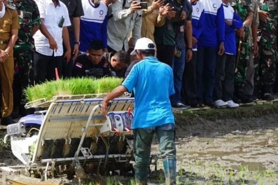 Pakar Bantah Analisa Dangkal Pengamat Mengenai Mekanisasi Pertanian di Indonesia - JPNN.COM