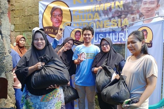 Relawan Kite Gibran Gelar Tebus Sembako Murah Untuk Warga Jakarta Timur - JPNN.COM
