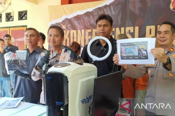 Polisi Bongkar Sindikat Judi Online di Sukabumi - JPNN.COM