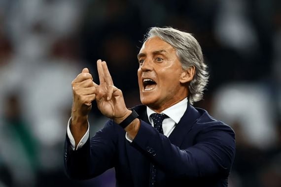 Kabur saat Adu Penalti, Roberto Mancini Dikecam Federasi Sepak Bola Arab Saudi - JPNN.COM