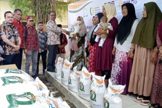 Puluhan Ribu Keluarga di Aceh Terima Terima Bantuan Pangan Tahap Pertama - JPNN.COM