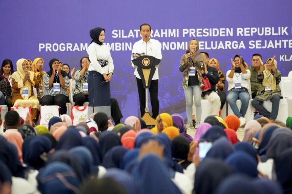 Kesan Jokowi untuk AO dan Nasabah PNM: Saya Bangga dan Senang - JPNN.COM